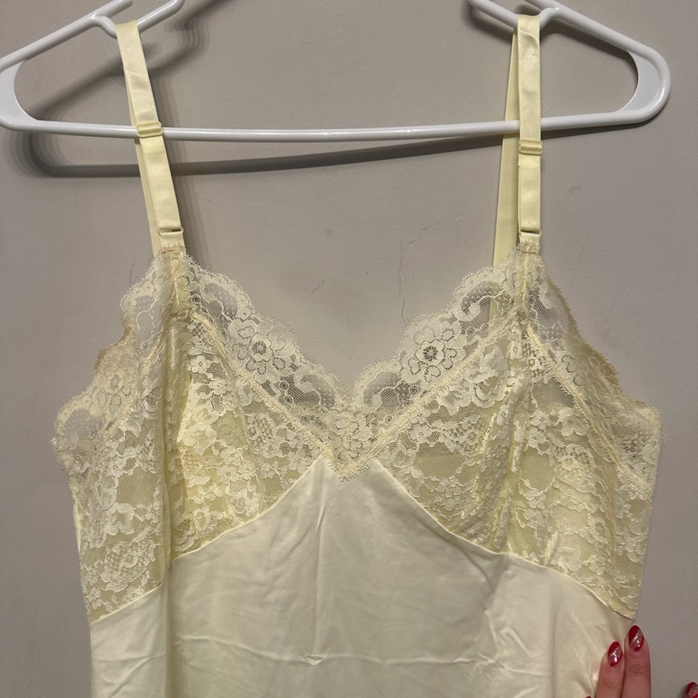 True Vintage (50’s/60’s) Confection by Maidenform Cream Lace Slip Size 36 - Picture 5 of 8